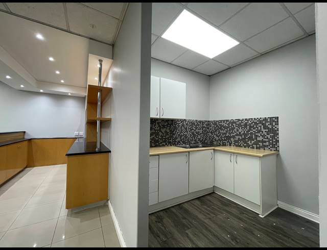 723M² OFFICE TO LET IN SANDTON CENTRAL